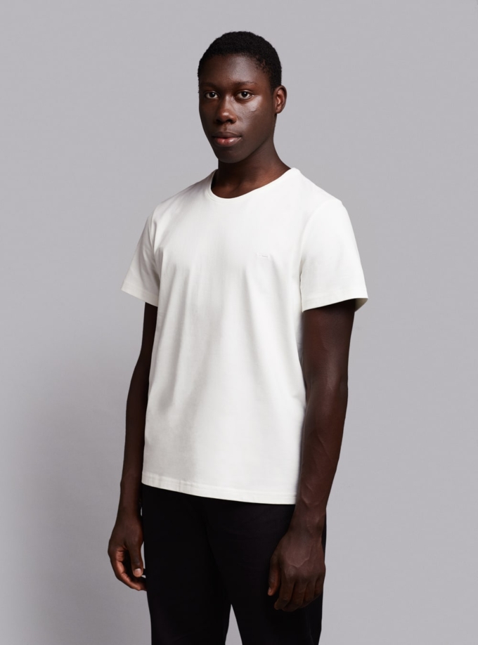 Essential t-shirt (warm white) in organic cotton, made in Portugal by wetheknot.