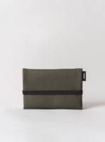 Pouch (olive green) in vegan leather, made in Portugal by wetheknot.