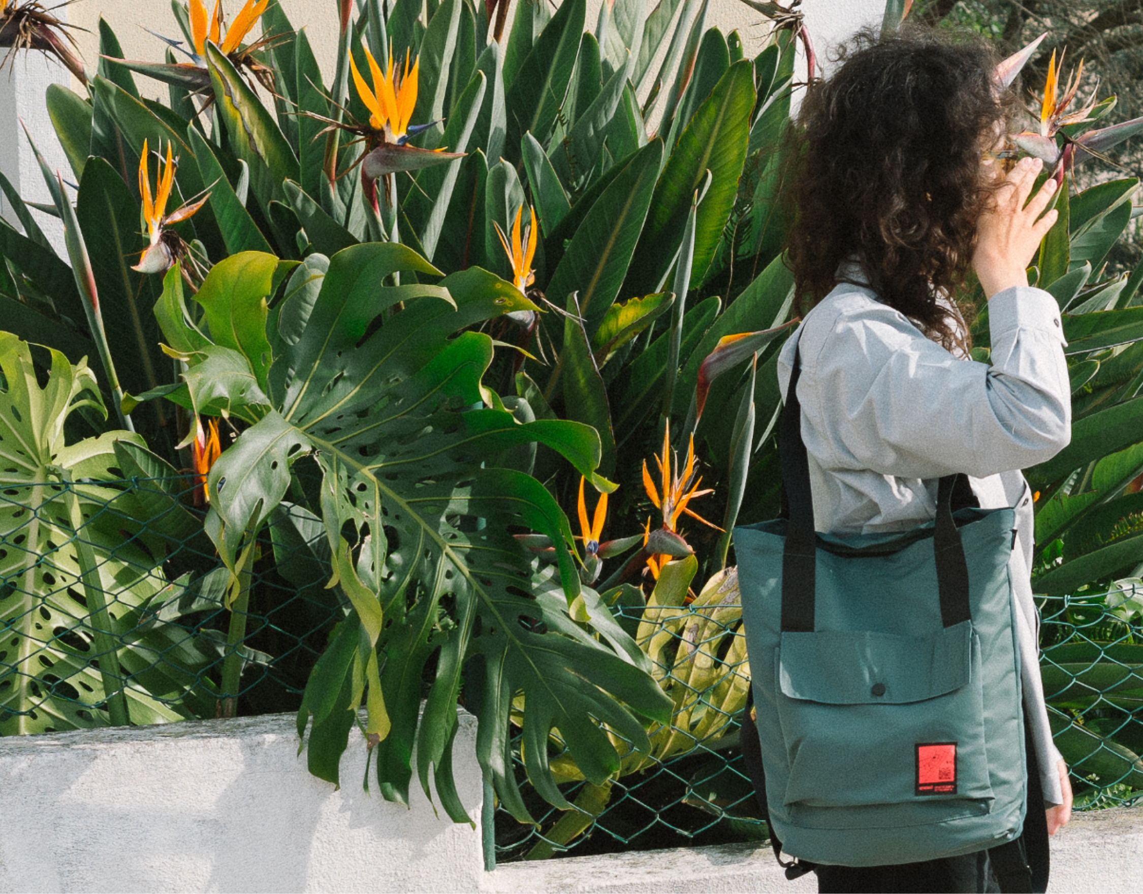 Recycled convertible backpack (bottle green) in recycled nylon, made in Portugal by wetheknot